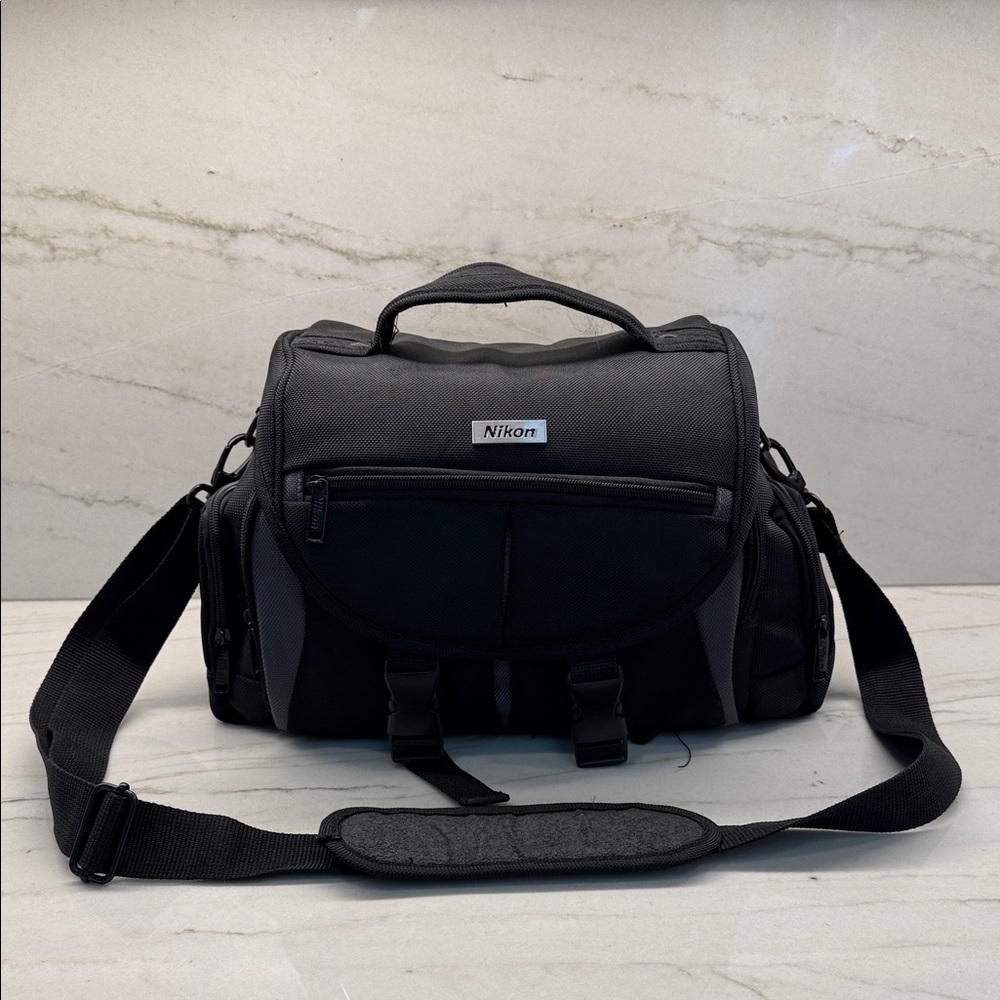 Nikon SC-B2 Digital SLR Camera Bag Case With Strap